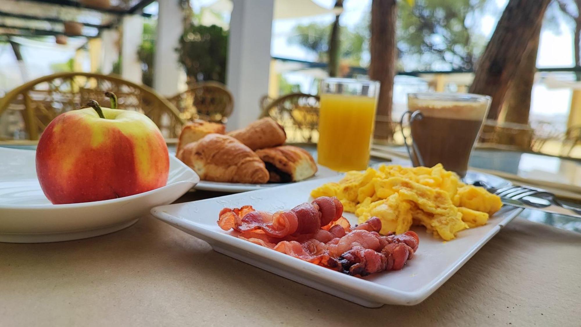 Hotel Oromana Alcalá de Guadaira Esterno foto