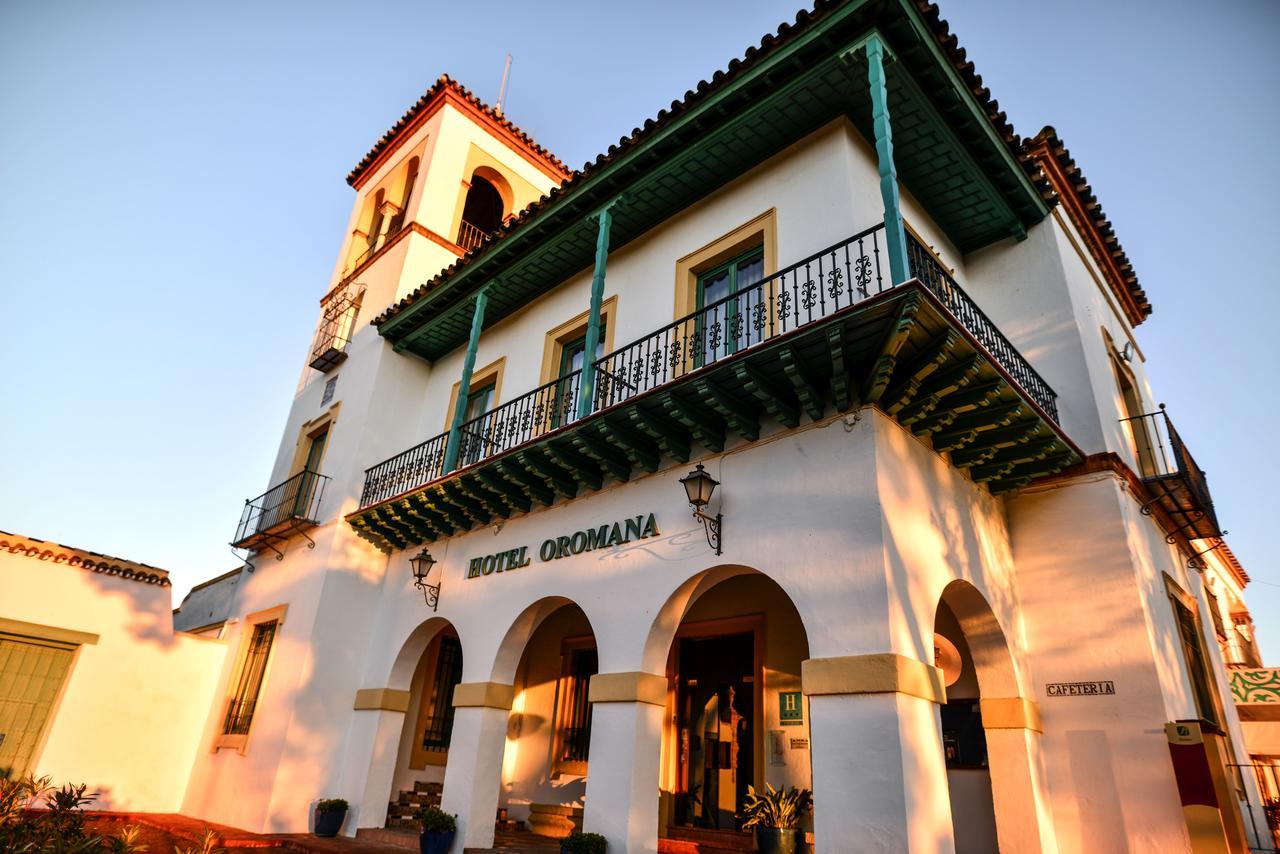 Hotel Oromana Alcalá de Guadaira Esterno foto