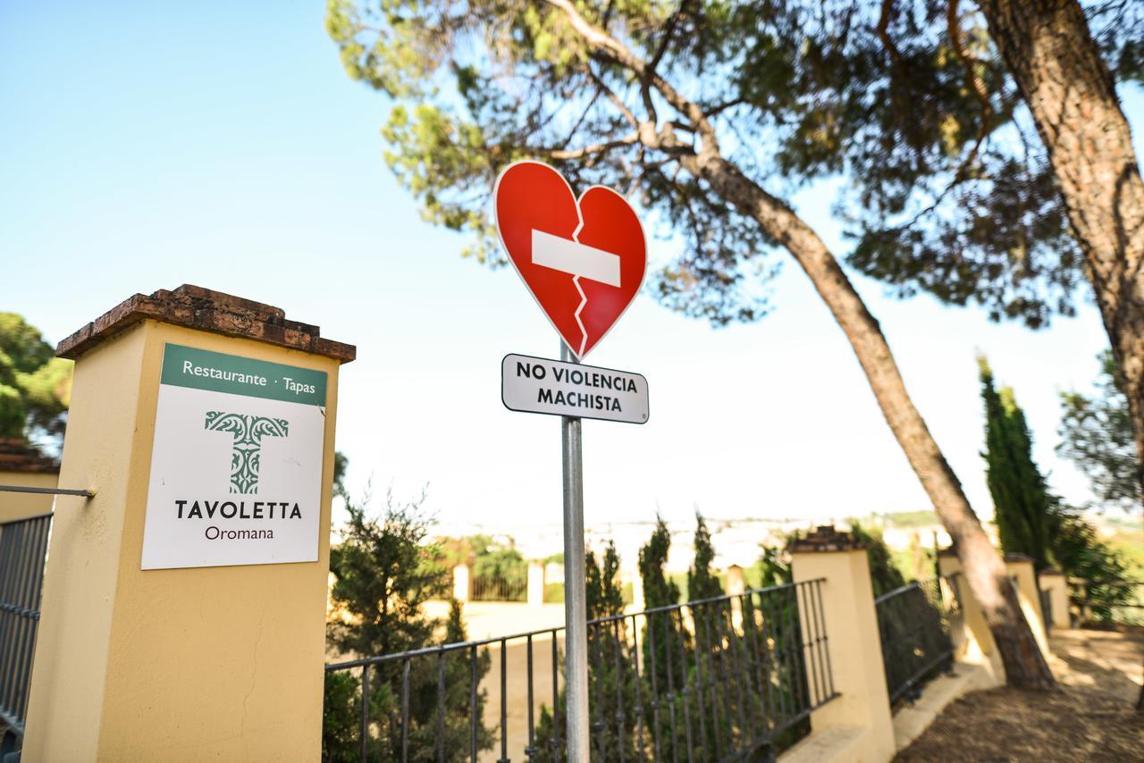Hotel Oromana Alcalá de Guadaira Esterno foto